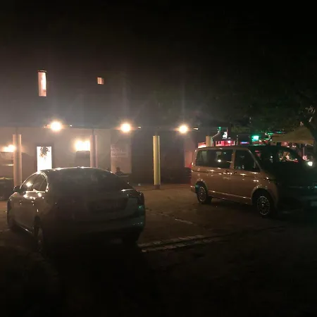 Beach Hostel Balatonboglar شقة فندقية *