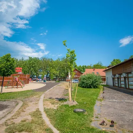 Beach Hostel Balatonboglar *