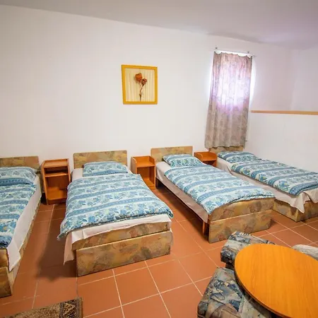 Beach Hostel Balatonboglar *