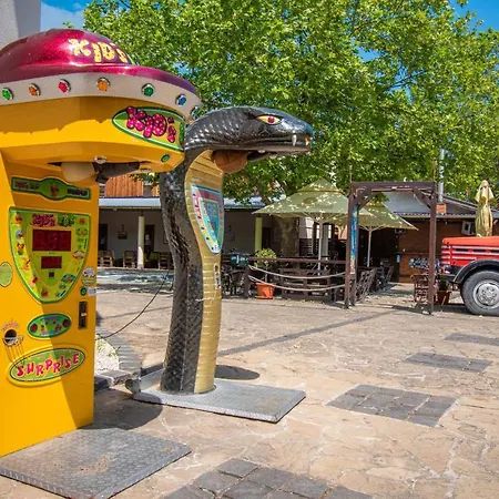 Beach Hostel Balatonboglar * Balatonboglár