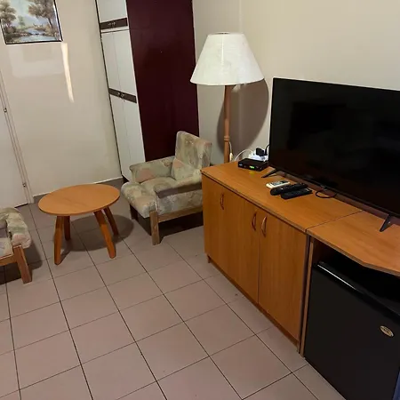 Beach Hostel Balatonboglar 아파트호텔 Balatonboglár
