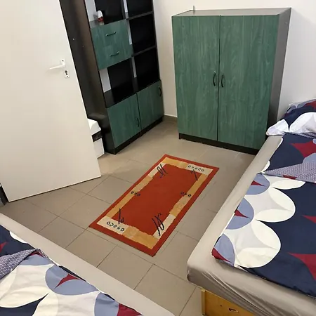 Beach Hostel Balatonboglar מלון דירות