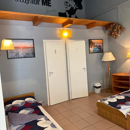 מלון דירות Beach Hostel Balatonboglar