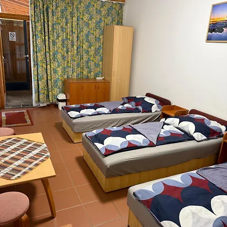 מלון דירות Beach Hostel Balatonboglar *