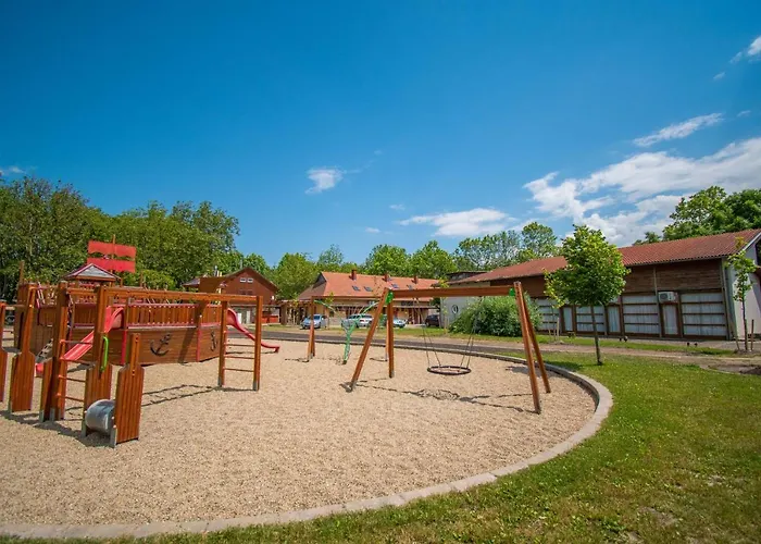 Апарт-отель Beach Hostel Balatonboglar *