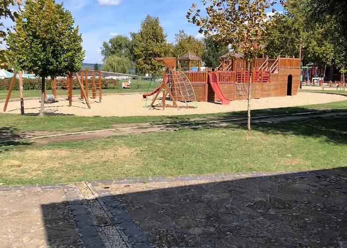 Beach Hostel Balatonboglar Апарт-отель